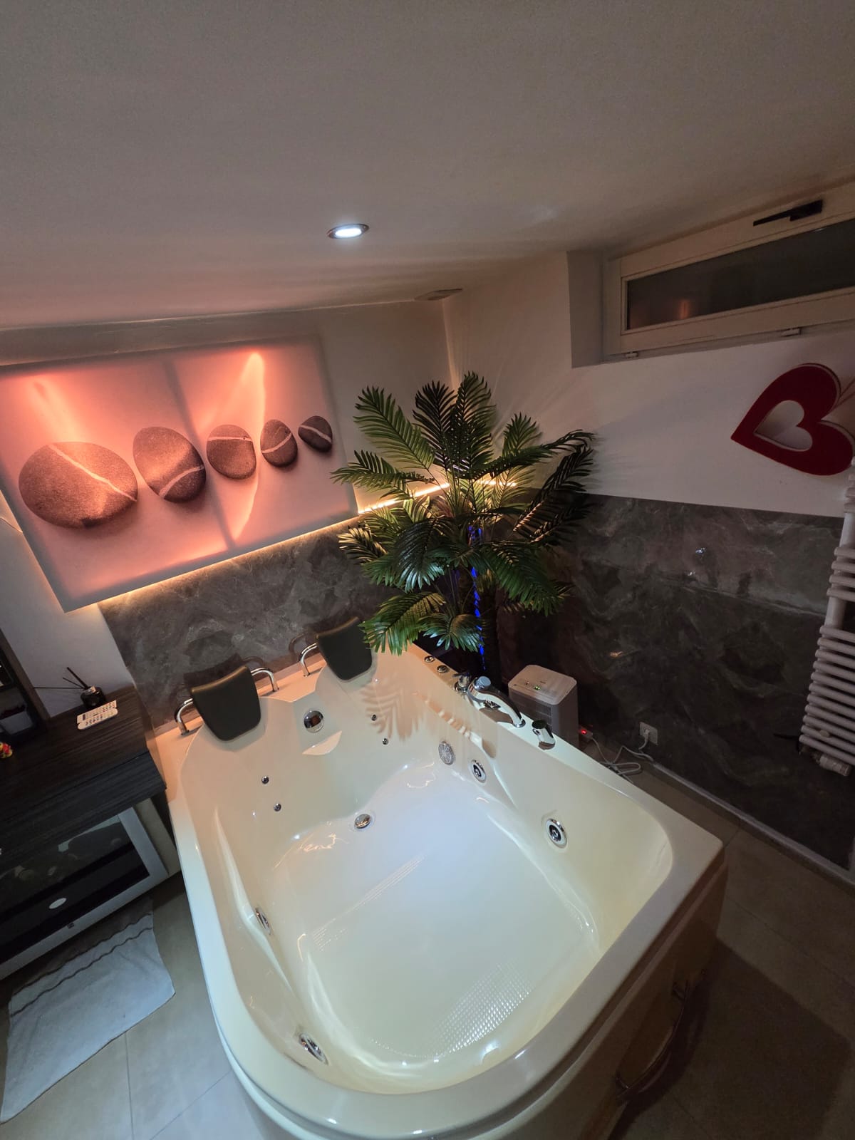 Suite Élégance - Jacuzzi LED